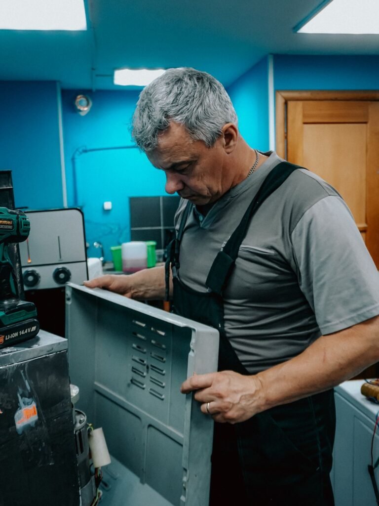Michigan Appliances Repair technician